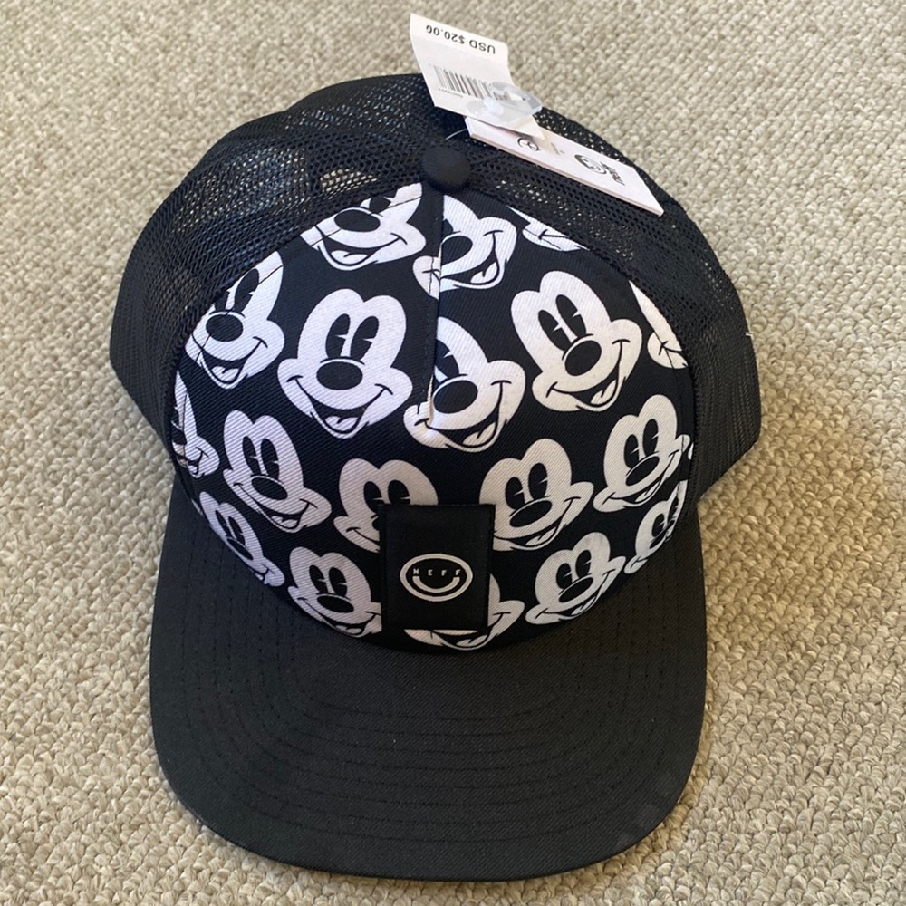 NWT NEFF Disney collection Mickey Mouse Trucker Hat